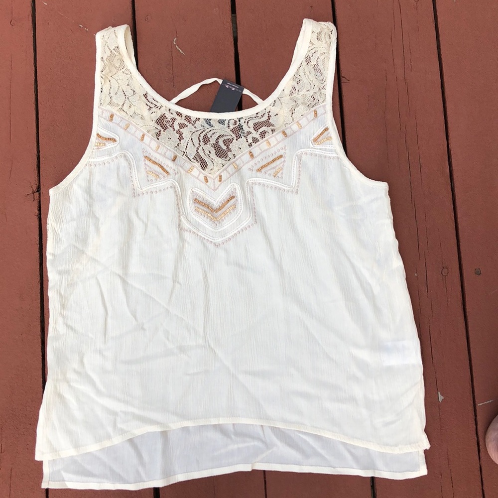 NWT MISS ME HI LO LACEY BEADED CREAM TANK. SZ LG